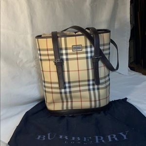 Burberry vintage haymarket check bucket bag